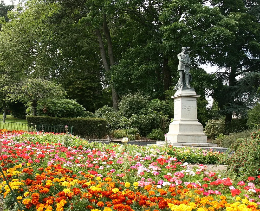 Aberdare Park, the local landmark of CF44