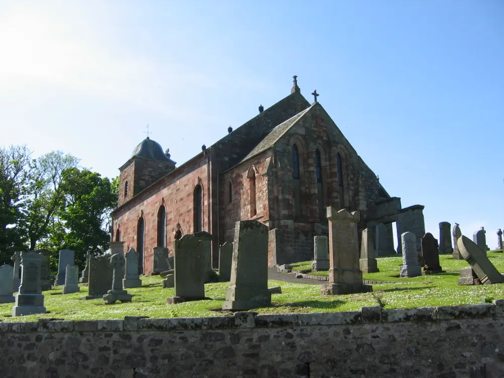 Prestonkirk Parish Church, the local landmark of EH40