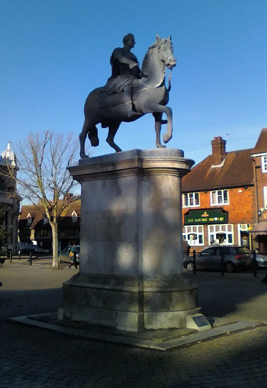 Equestrian statue of William III, Petersfield, the local landmark of GU32