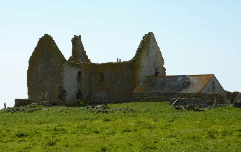 Ormacleit Castle, the local landmark of HS8