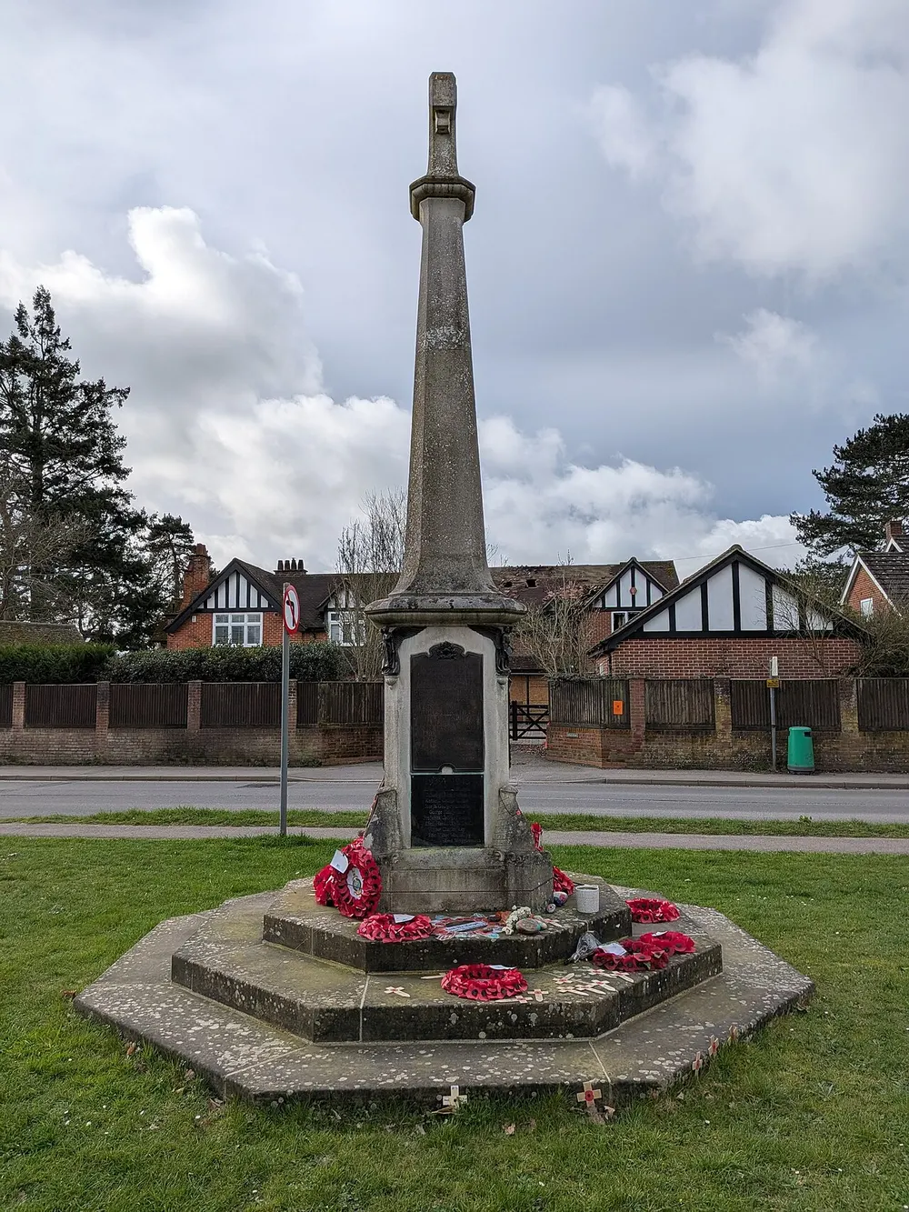 Mortimer War Memorial, the local landmark of RG7
