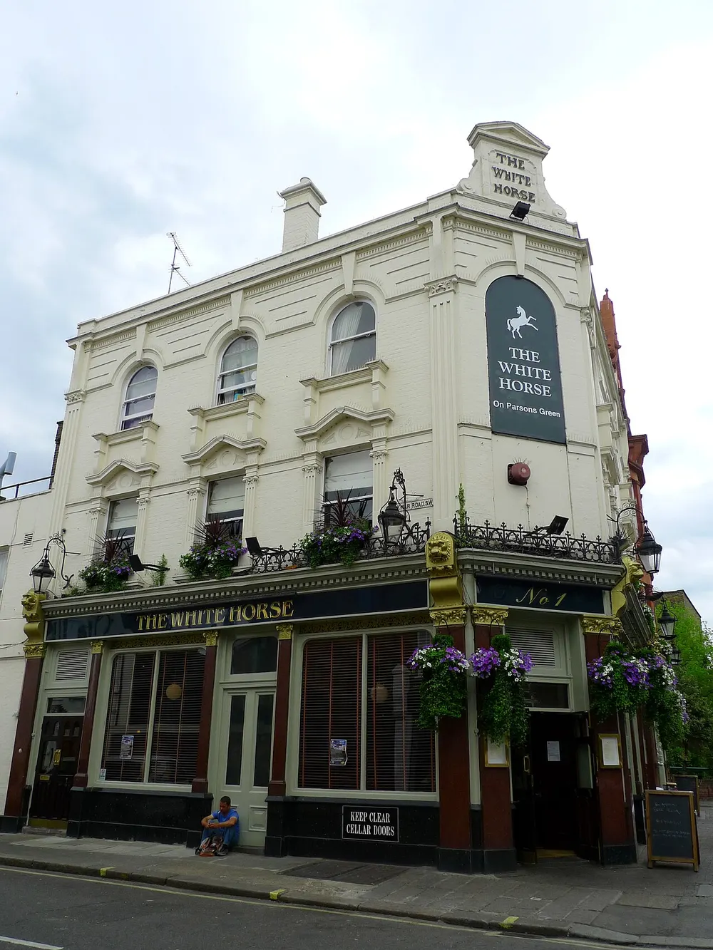 The White Horse, Fulham, the local landmark of SW6