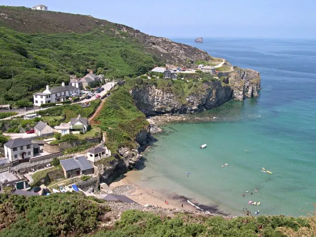 Trevaunance Cove, the local landmark of TR5