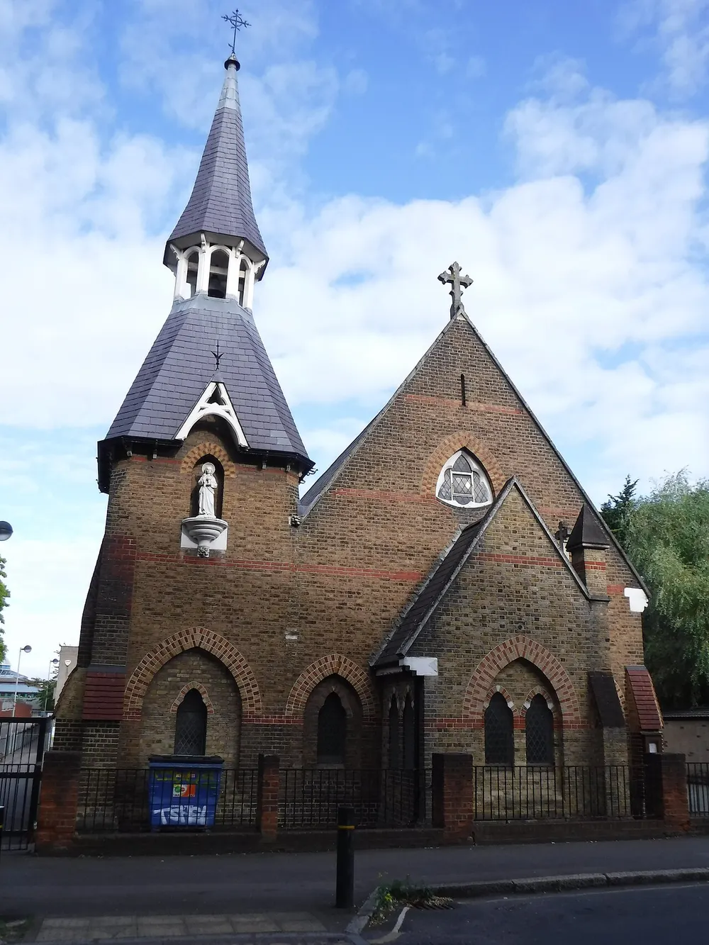 St John the Evangelist Church, Brentford, the local landmark of TW8